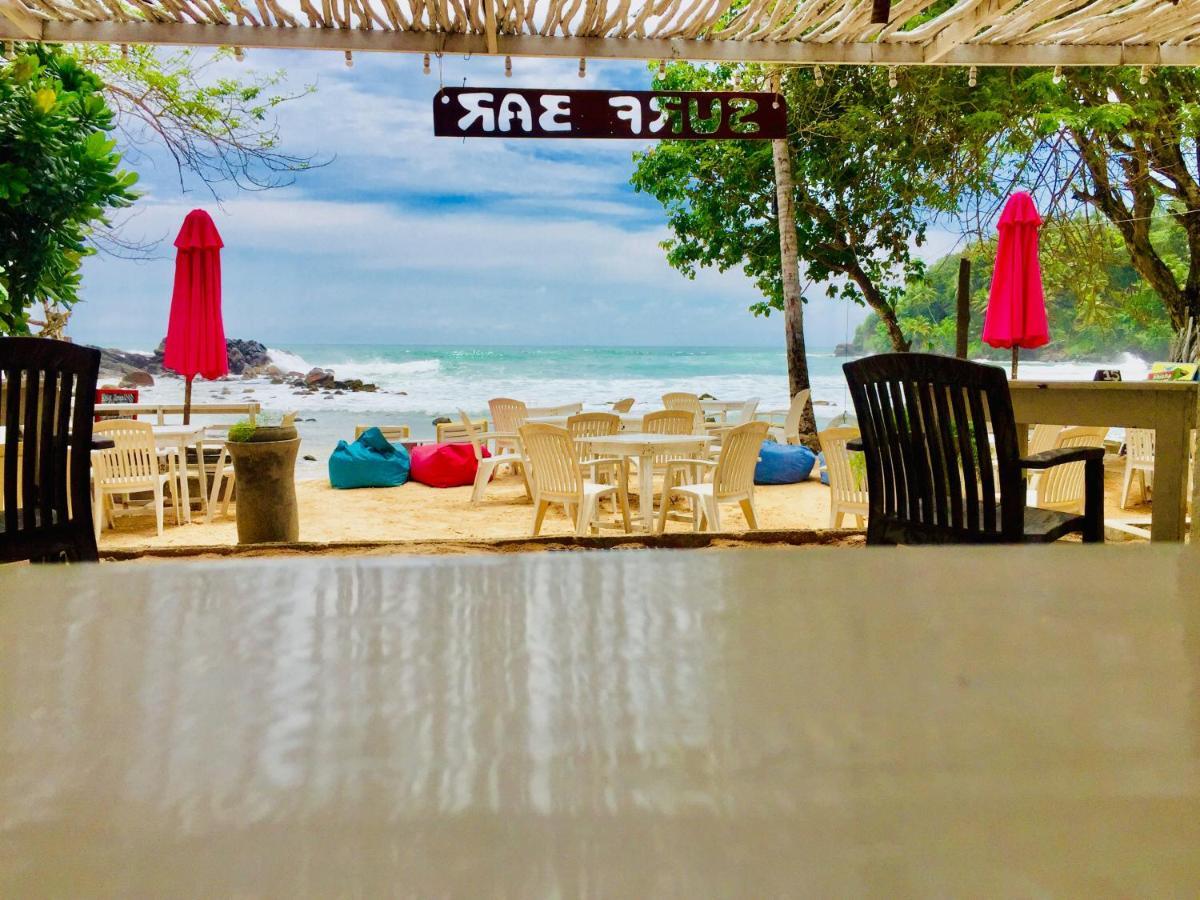 Hotel Surf Bar Mirissa Exterior foto