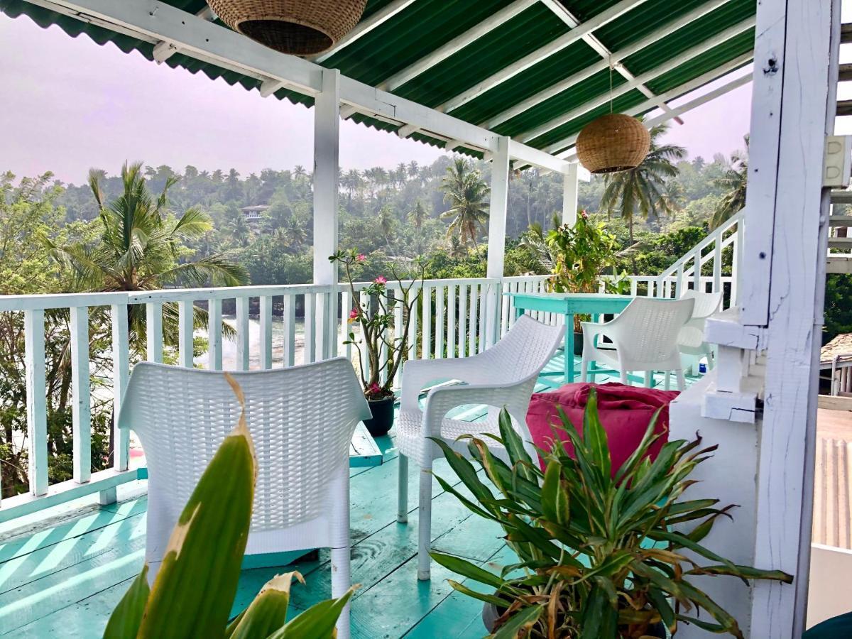 Hotel Surf Bar Mirissa Exterior foto